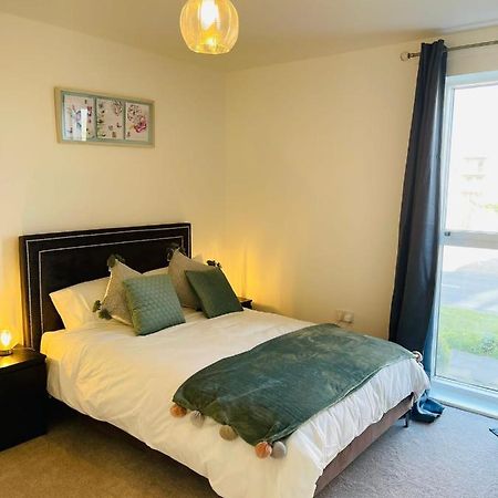 Deluxe 2-Bedroom Home Away Erith Kültér fotó